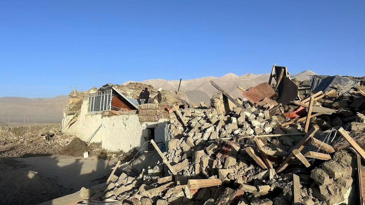 Des maisons en ruines.