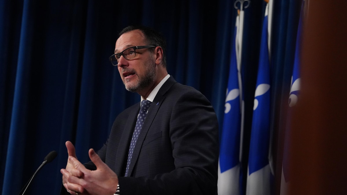 Jean-François Roberge en point de presse.