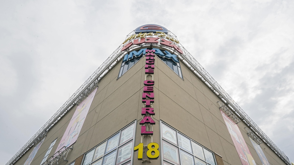 L'enseigne du cinéma au Marché central.