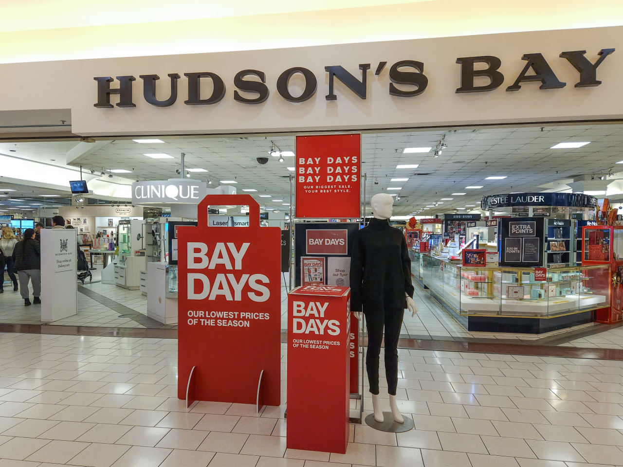 Exclusive | Hudson's Bay, Canada's Oldest Retail Chain, Nears Bankruptcy - WSJ